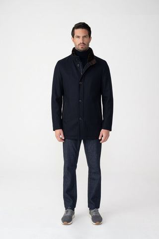Cappotto in lana vergine e cashmere con collo in pelliccia